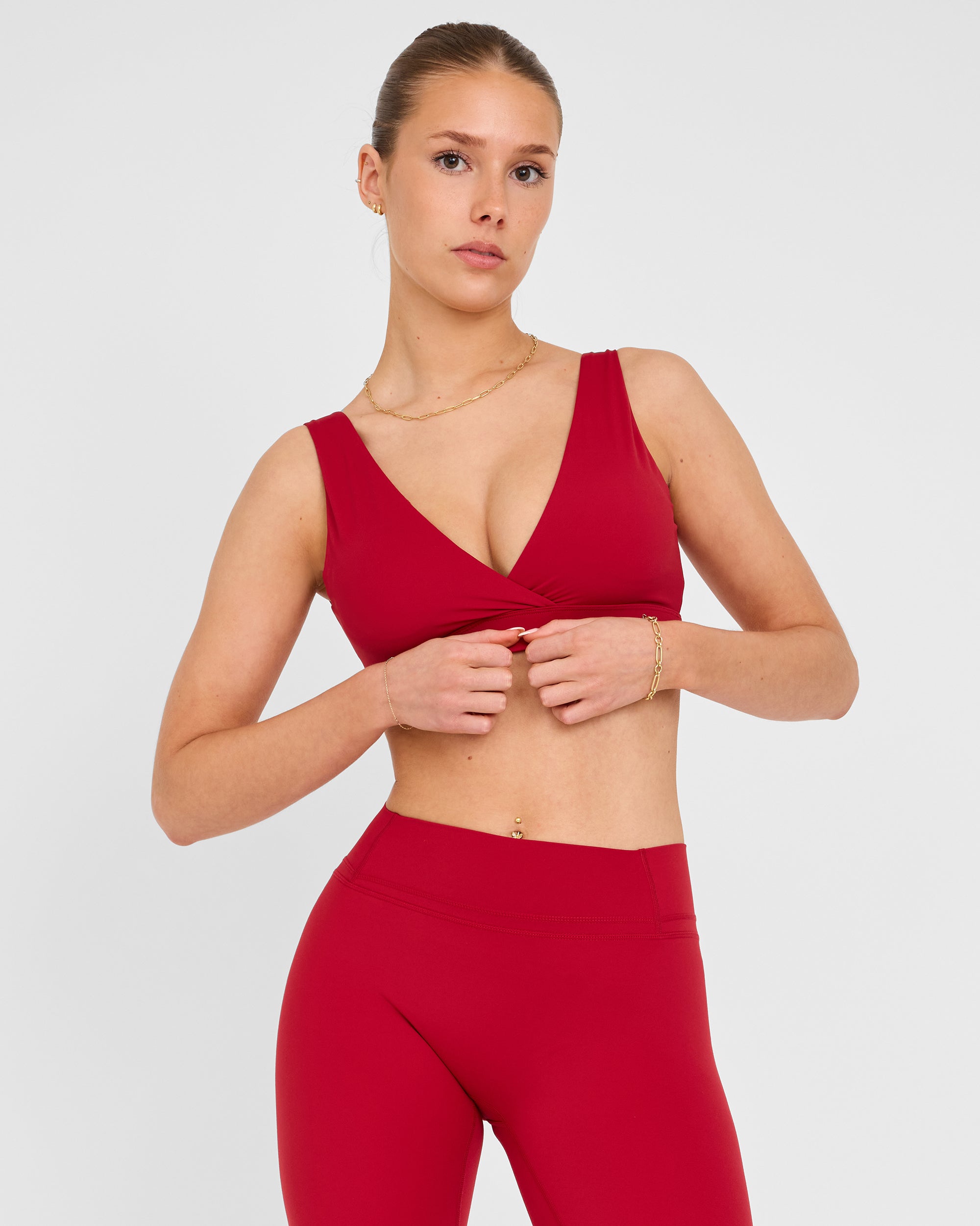 Sujetador deportivo Legacy Ultimate con cuello en V